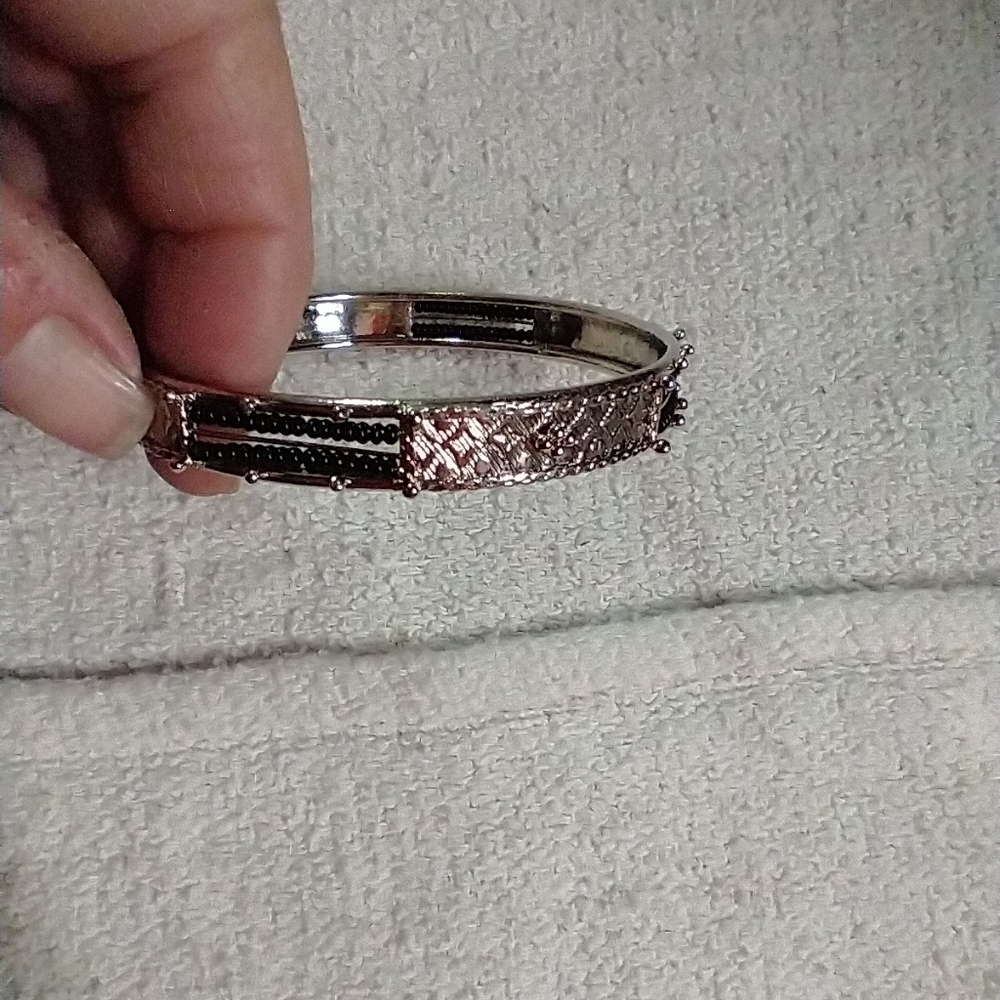 Silvertone black seed bead bangle bracelet